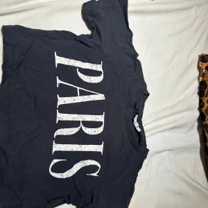 3 t-shirt - Säljer dessa tre tröjor för 100kr går att köpa separat också för 35kr/st