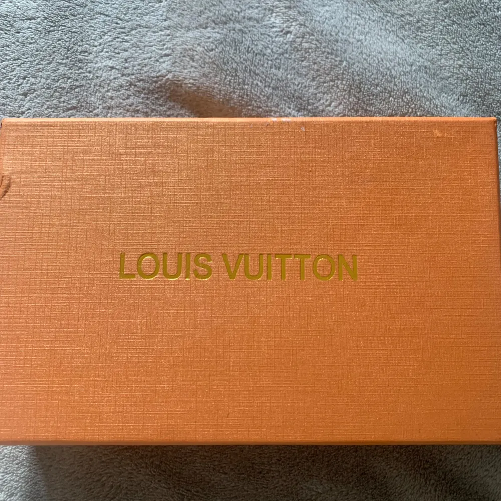 Louis Vuitton mössa passar vilket huvud som helst . Accessoarer.