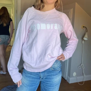 Ljusrosa sweatshirt  - Jättesnygg färg och tryck 