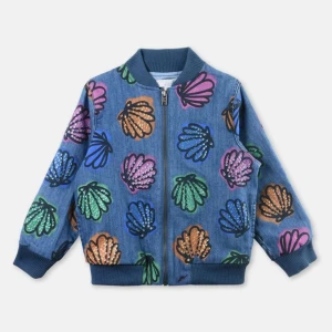 StellaMcCartney jeansjacka  - Fin StellaMcCartney jeansjacka, i bra skick men inte så intressan länge. Storlek: för 8år (Står inte för frakt!) Ej returbar. Pris kan diskuteras. 