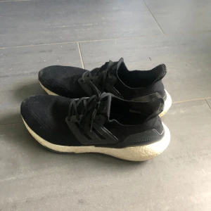 Ultra boost 22 - Storlek 46. 