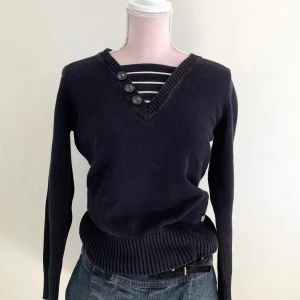 Vintage tröja  - Marinblå tröja jätte fin! Storlek s ♡