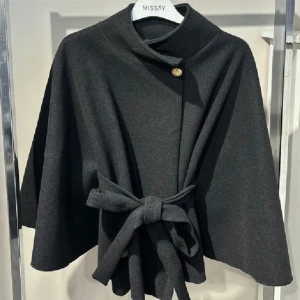 Missay poncho blair - Säljer denna som knappt är använd! Superfin till hösten💗💗💗