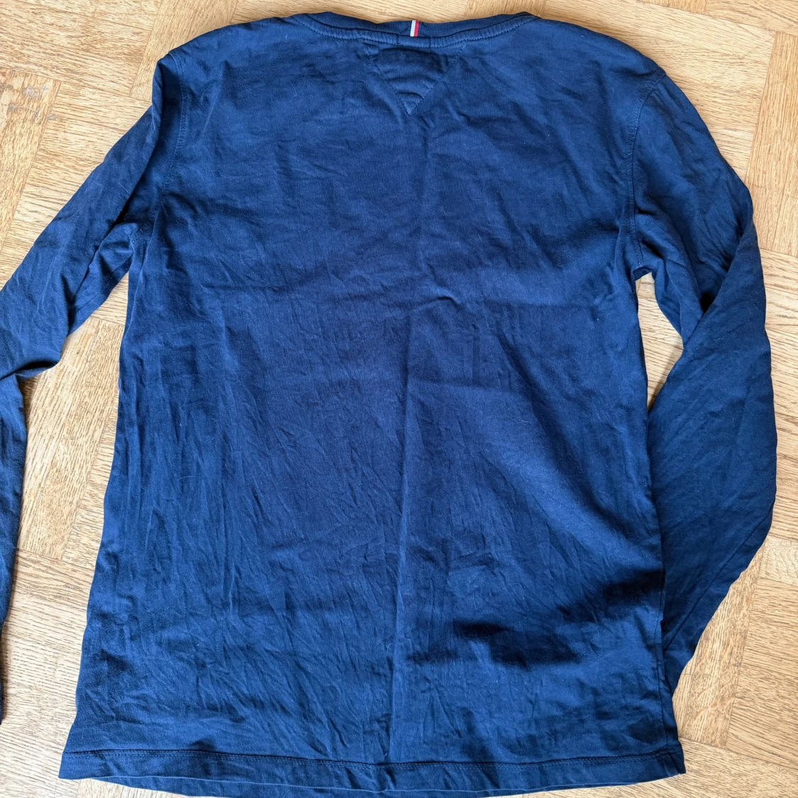 Mörkblå långärmad tröja från Tommy Hilfiger - 1