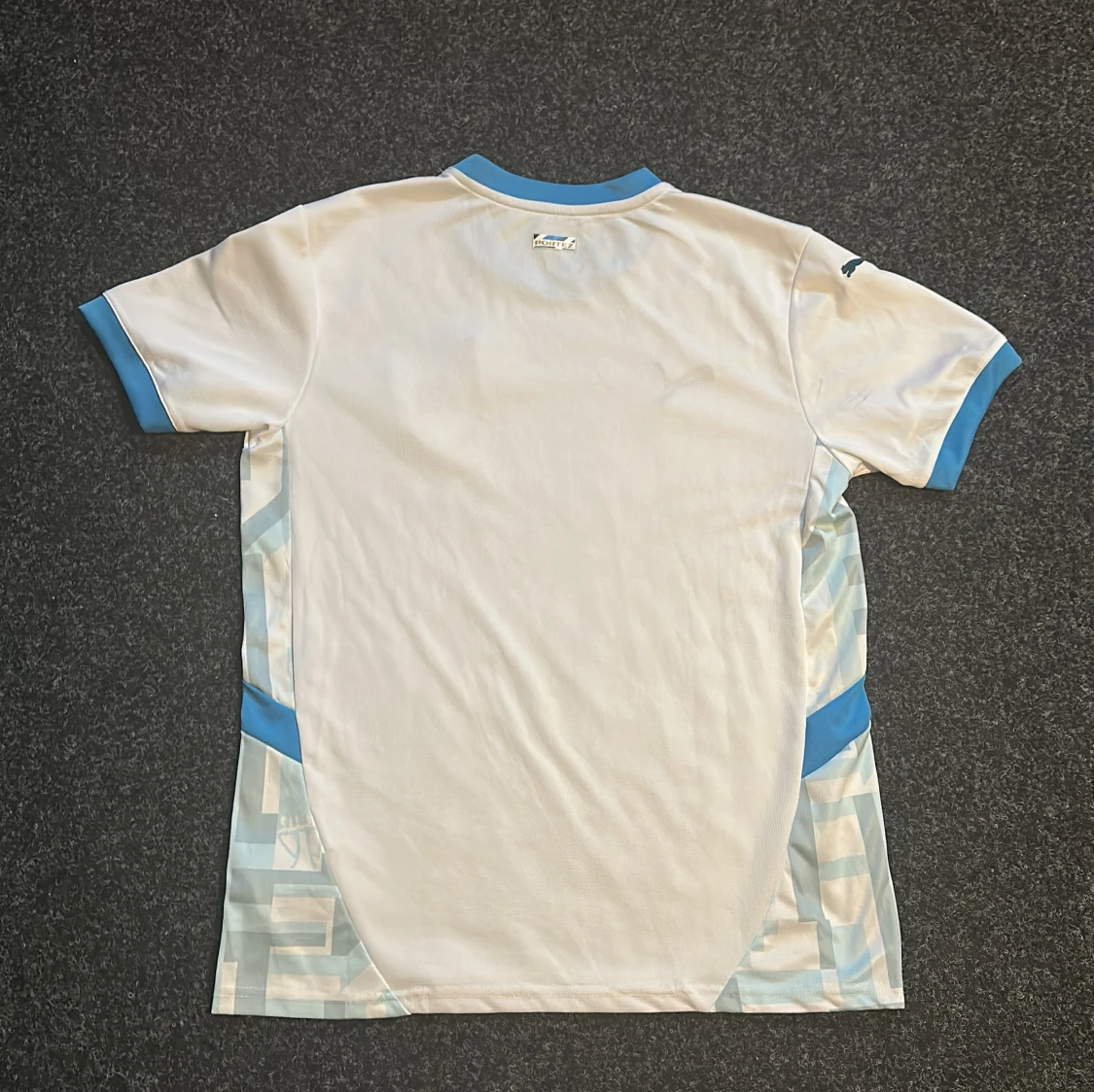 Vit fotbollströja från Puma - 2