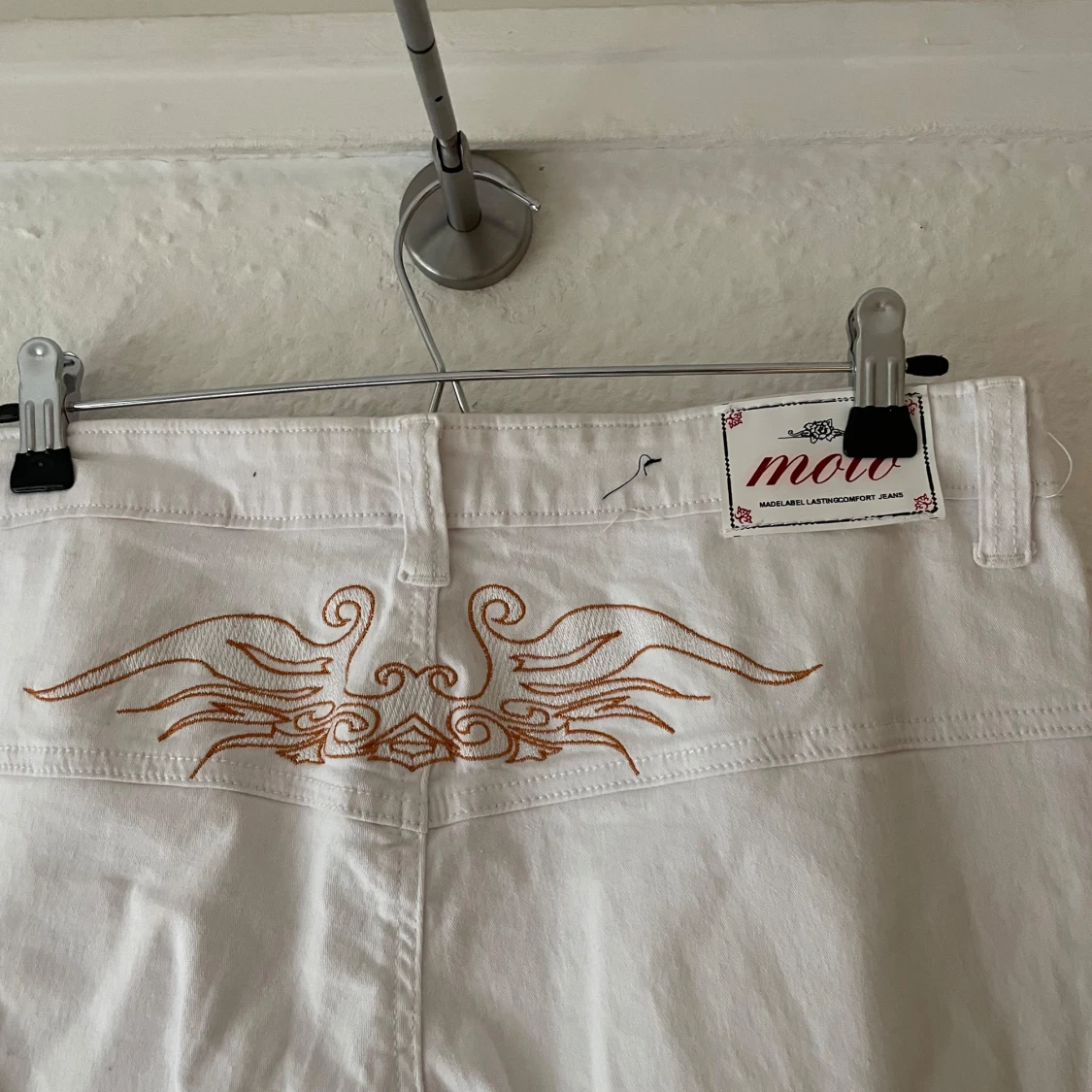 Vita bootcut jeans från Moto - 1