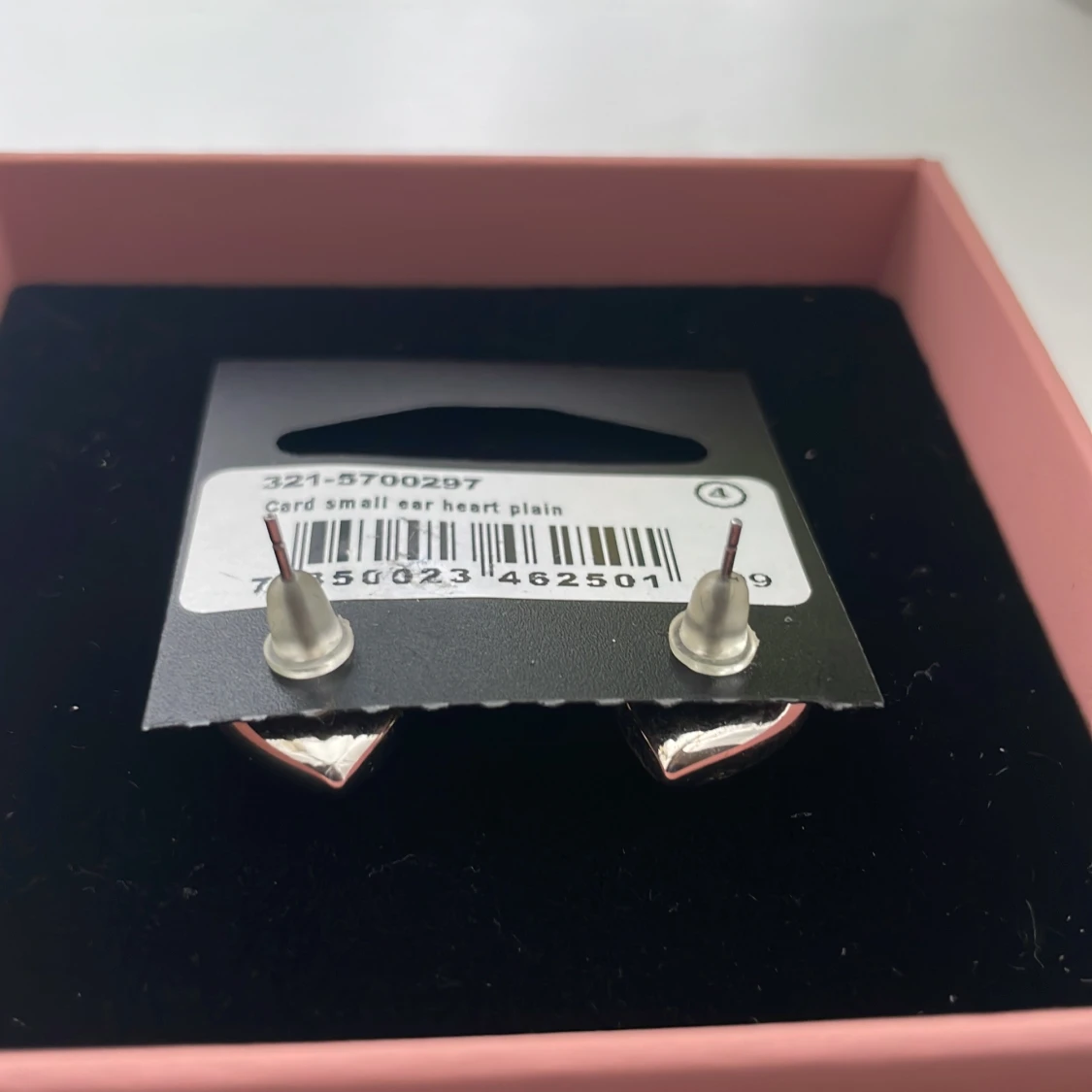 Hjärtformade örhängen från Snö of Sweden - 1