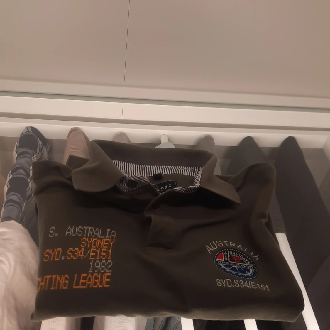 Olivgrön pikétröja från Est. 1982 Sweden - 4