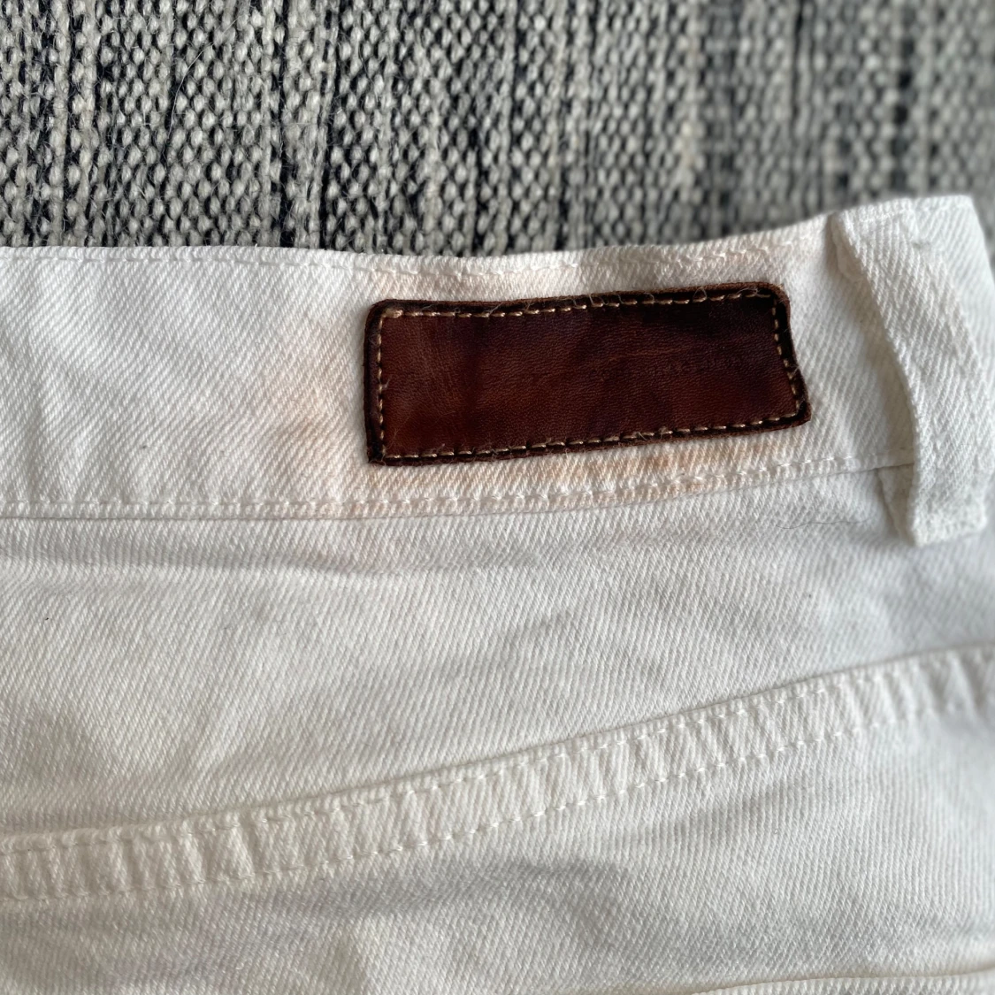 Nya vita jeans i strl W27 från Inwear, modell Katelin/W straight jeans - 93