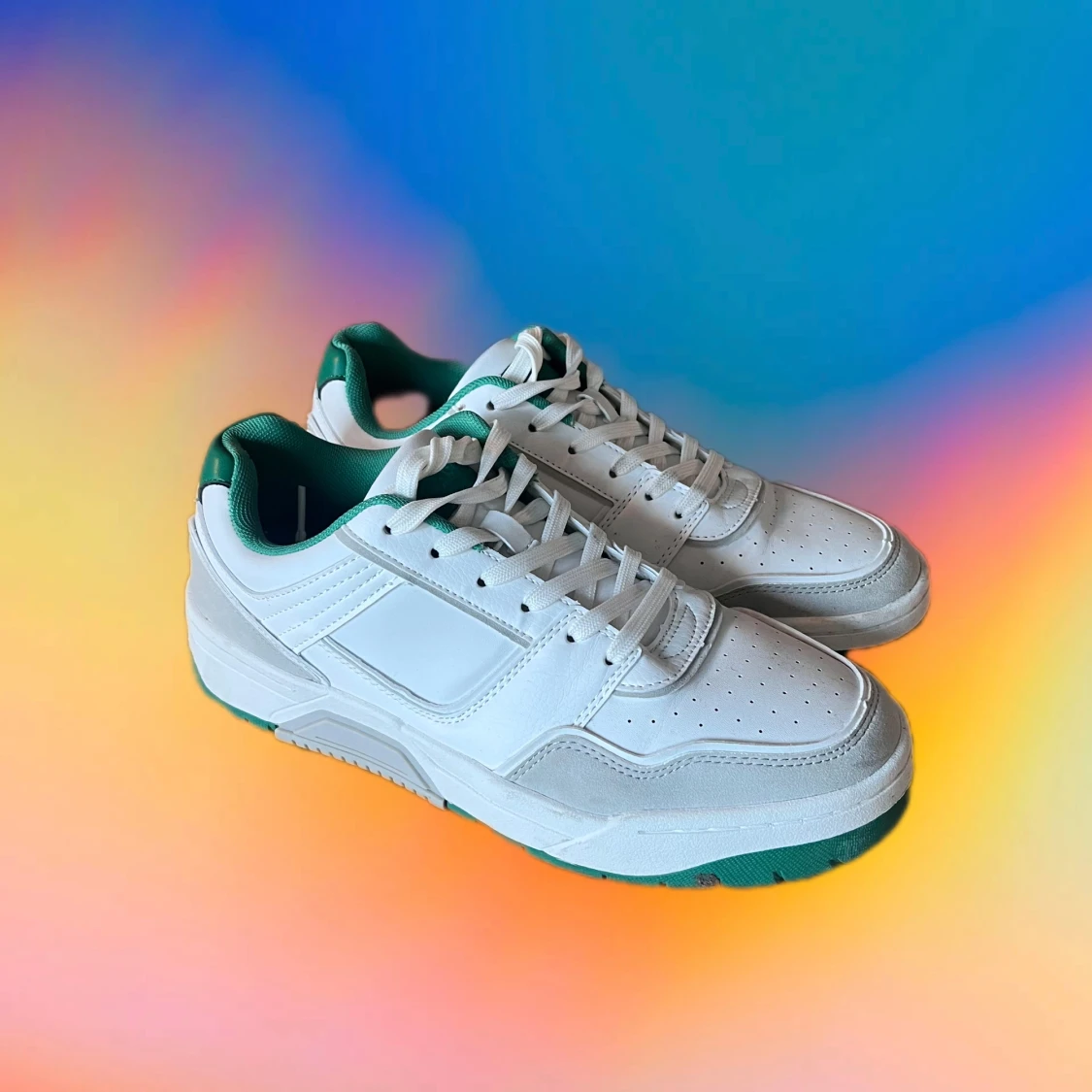 Vita sneakers från Linear of Sweden