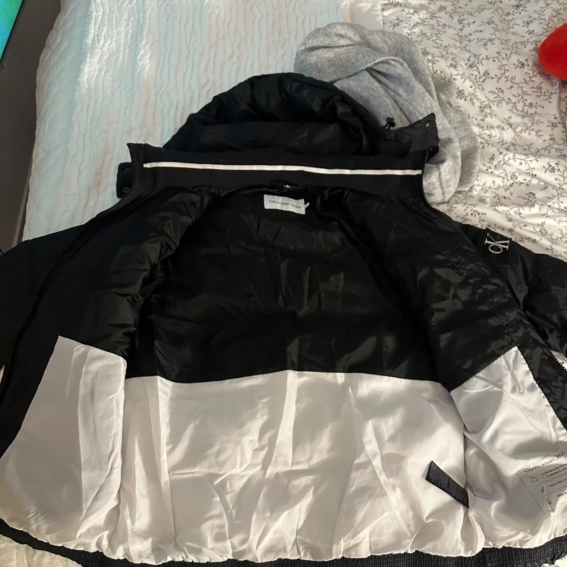 Svart dunjacka från Calvin Klein - 91