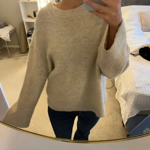 Stickad tröja - Super fin stickad tröja från Gina😊