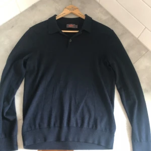 Merino ull tröja Morris  - Skit snygg 100% Merino ull långärmad piké från Morris i storlek M, passar även S. 10/10 skick. Priset är diskuterbart.