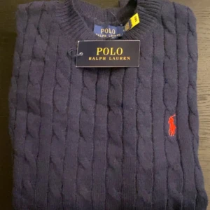 Ralph Lauren  - Säljer nu den här feta Ralph Lauren tröjan som är i nyskick. Priset går att diskutera och hör av dig vid minsta fundering.😁