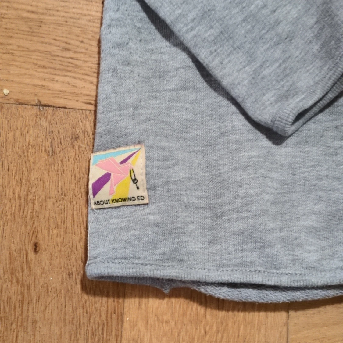 Ljusgrå långärmad tröja från About Knowing - 91