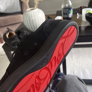 Loubs  - Säljer ett par loubs i storlek 42, skorna är använda men ingen jätte synlig användning