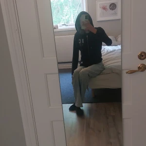 Kofta - En jättefin kofta som jag tyvärr inte längre använder. Den är lite knopprig men det är inget som syns när den är på.