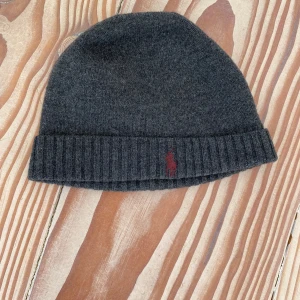 Polo Ralph lauren mössa - Köpt för 500kr  Använd ett fåtal gånger 