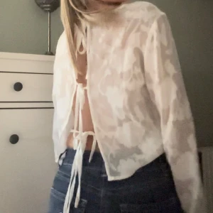 Blus  - Jättefin blus med fina detaljer💗helt oanvänd 💗