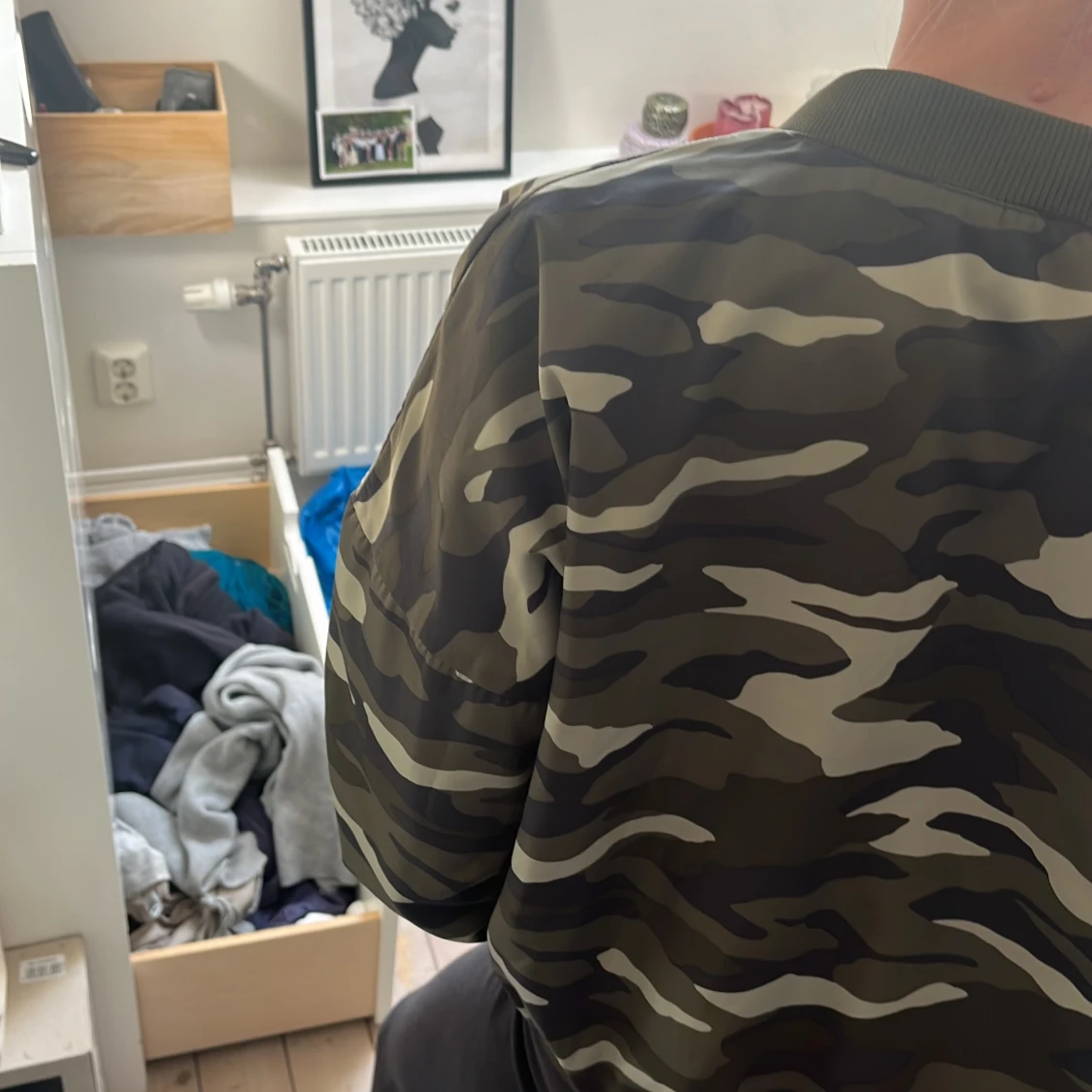 Jacka med kamouflage  - 90