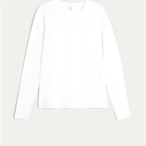 Vit långärmad tröja - Säljer en enkel och stilren vit långärmad tröja från Cubus. Inga tecken på användning. Storlek Xs