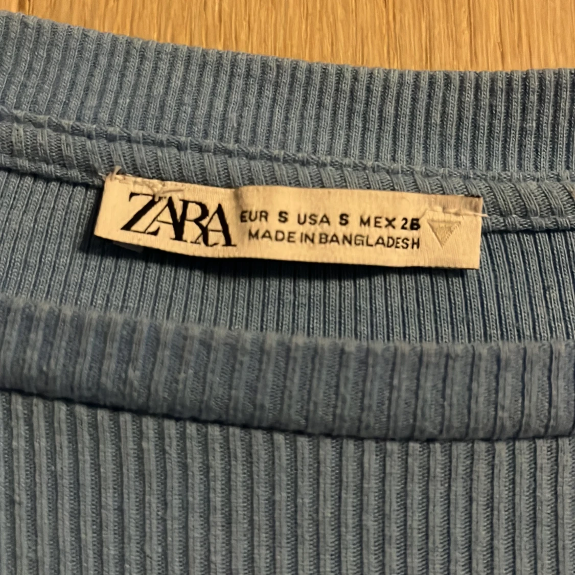 Blå ribbad topp från Zara - 91