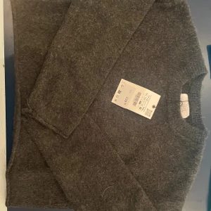 Stickad Zara tröja - Stickad zara tröja, aldrig använd. Nypris 229kr💕