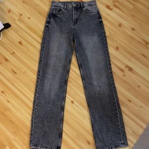 raka mid waist jeans - raka mid waist jeans, bra skicka men anväder inte längre
