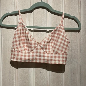 Rosa topp - Helt oanvänd rosa topp! Pris går att diskutera 💘