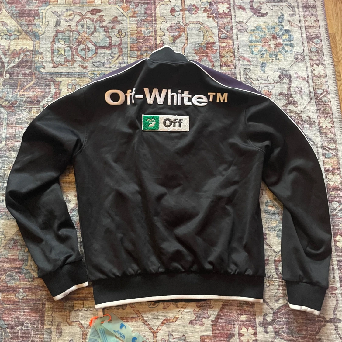 Off white turtle neck  - 90