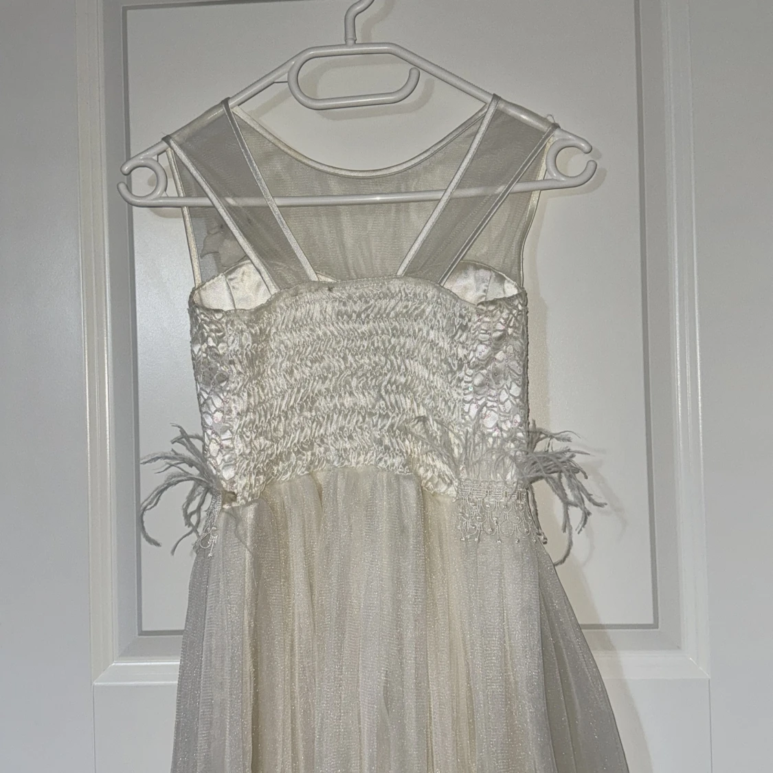 Vit långklänning med paljetter - 92