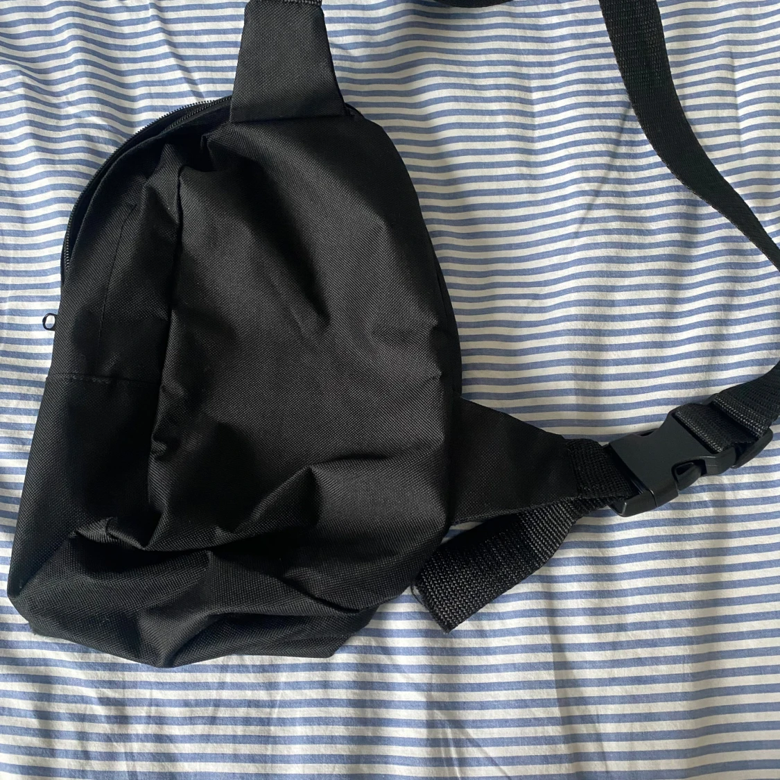 Svart axelväska från Stüssy  - 90
