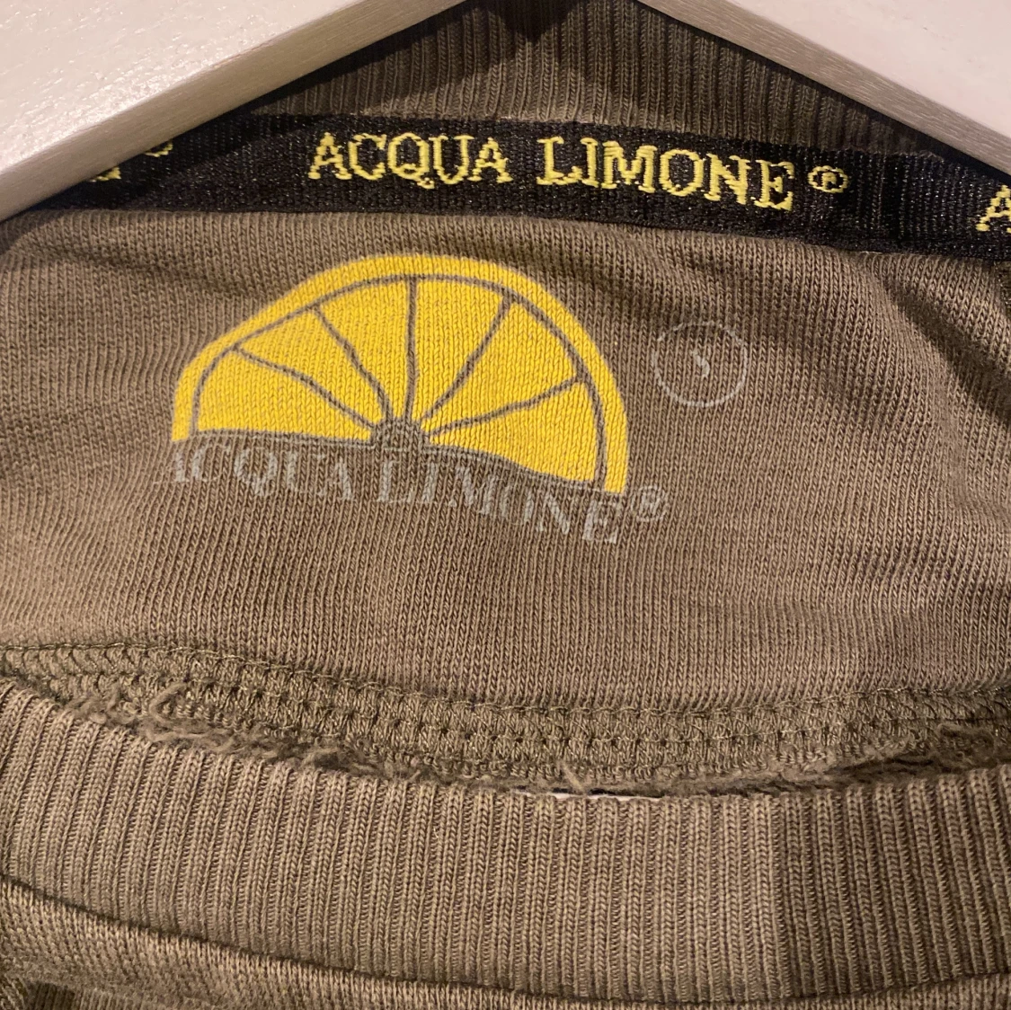 Olivgrön tröja från Acqua Limone - 91