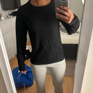 Svart tröja - Svart stickad tröja från VILA storlek S