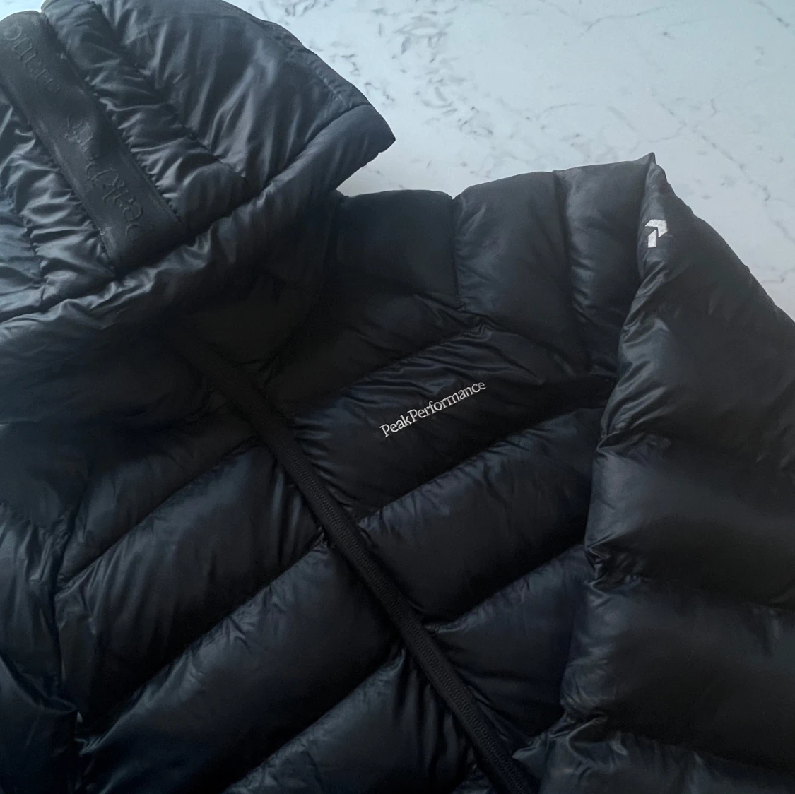 Svart dunjacka från Peak Performance - 3
