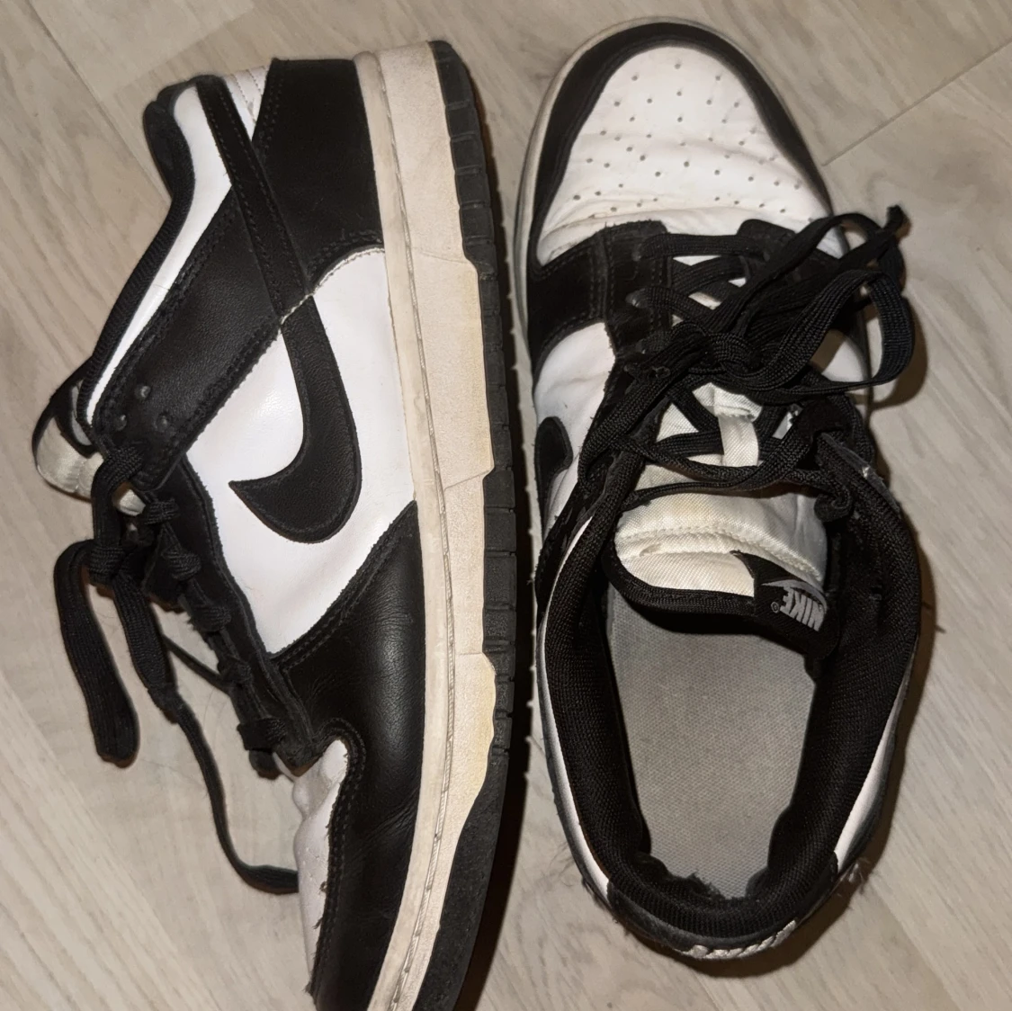 Svartvita Nike sneakers - Air Jordan Low - 92