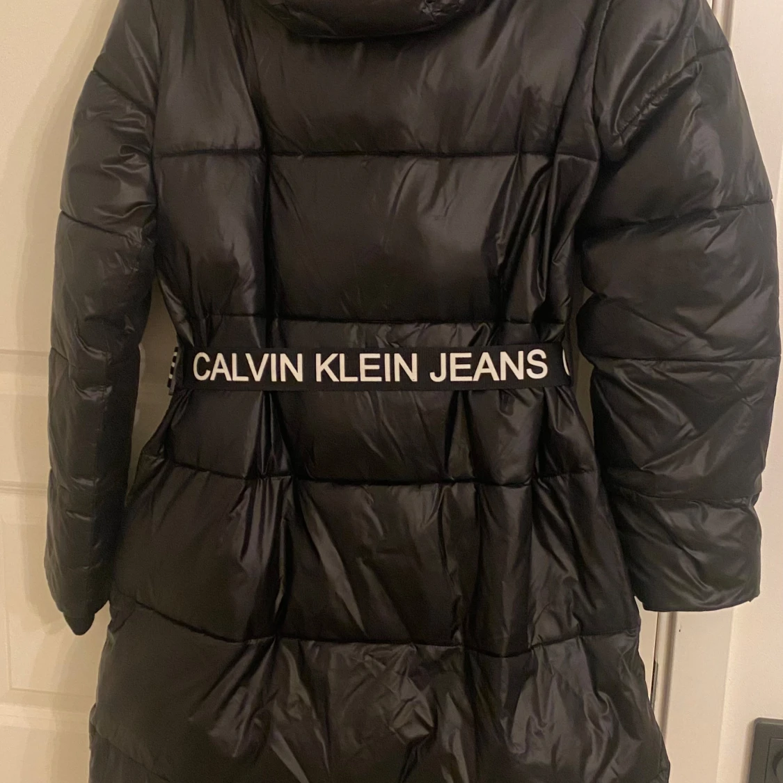 Svart dunjacka från Calvin Klein - 92