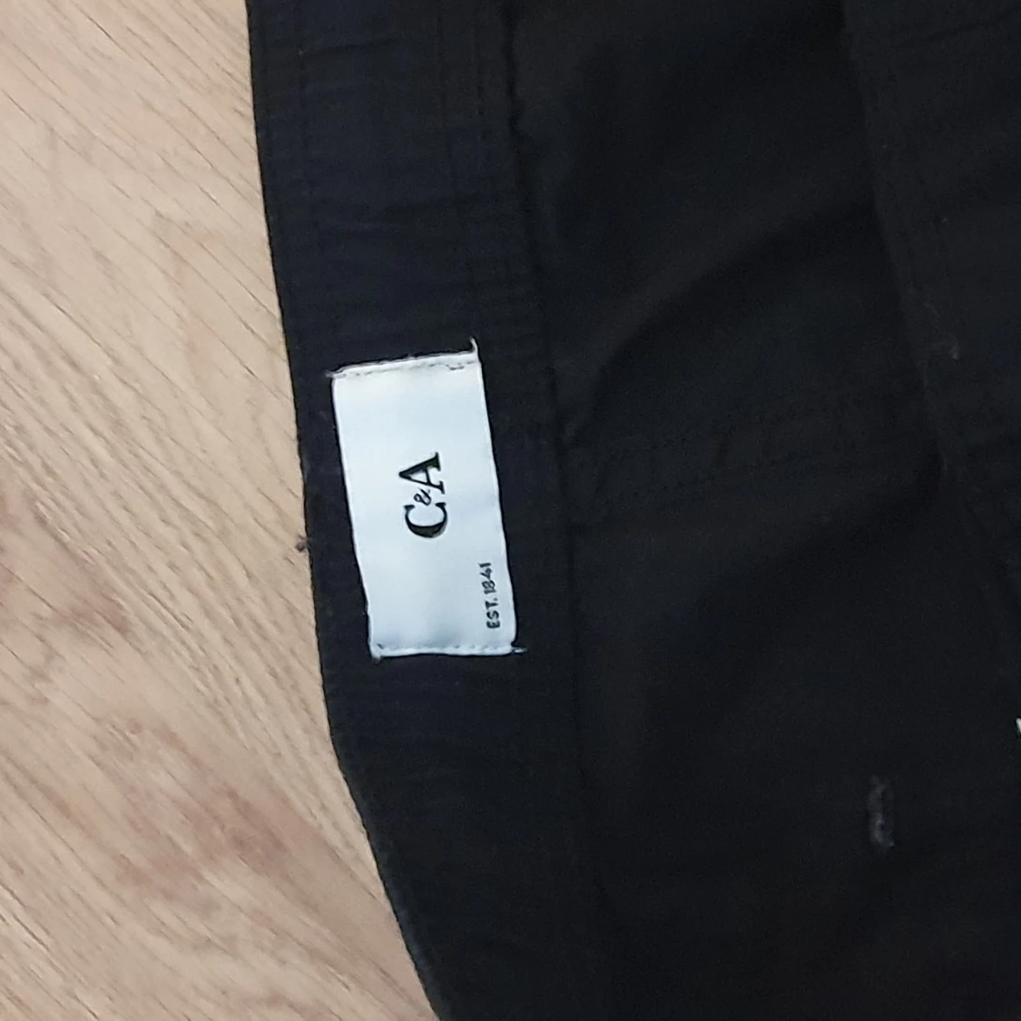 Svarta shorts från C&A - 91