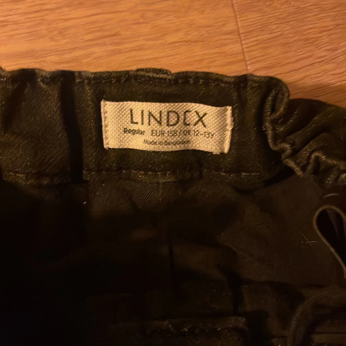 Svarta byxor från Lindex - 90