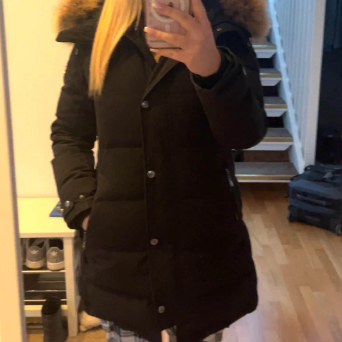 Svart dunjacka från Hollies - 4