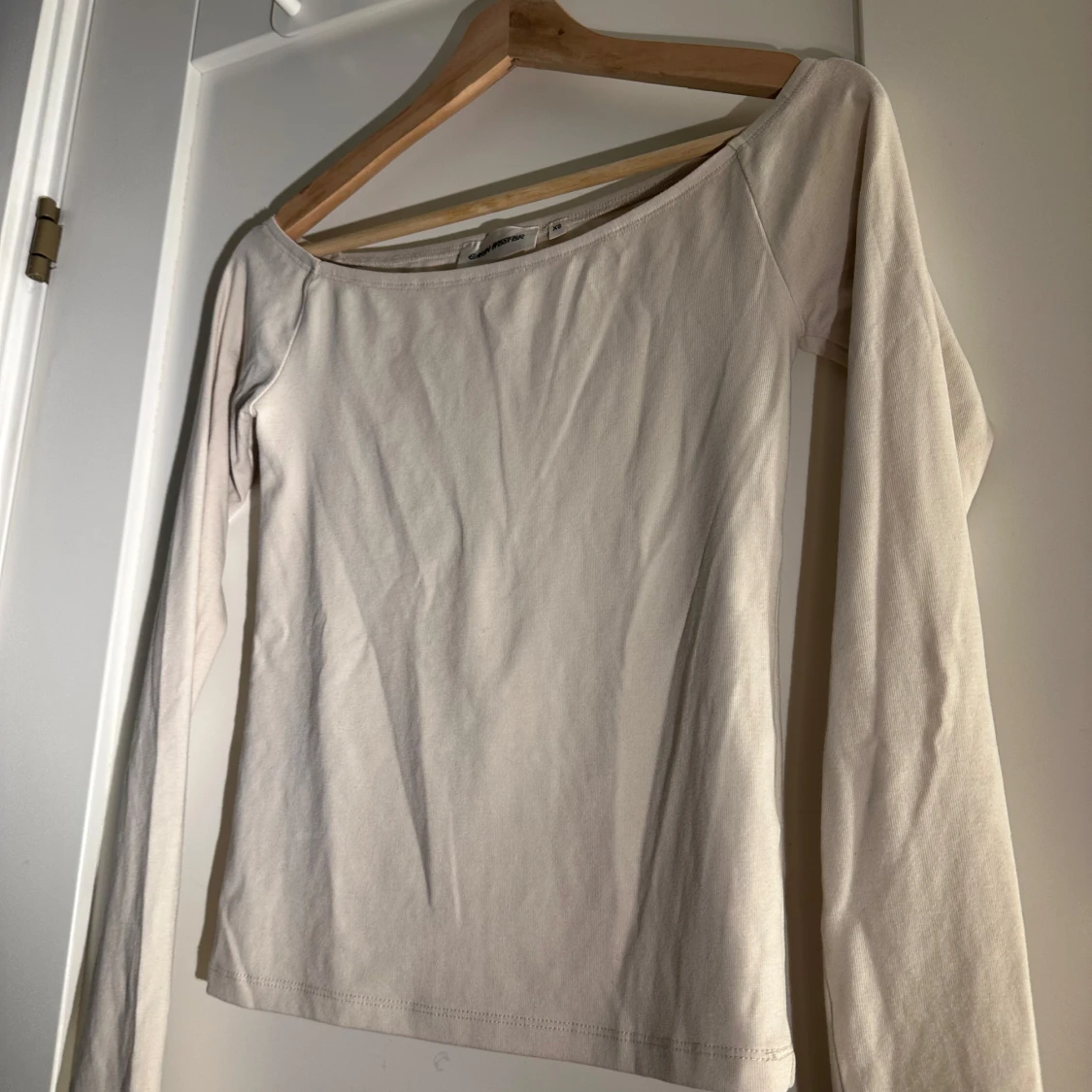 Beige långärmad topp från Gina Tricot - 2