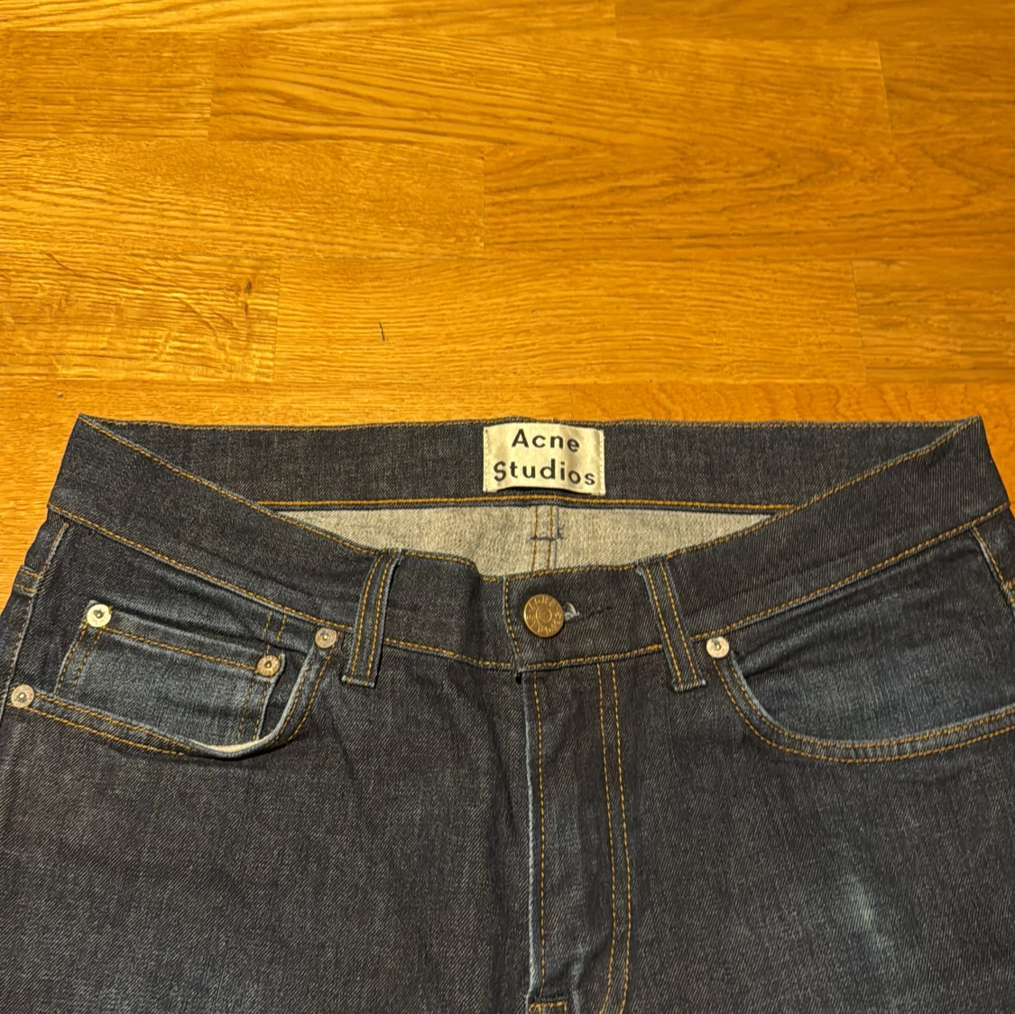 Mörkblå jeans från Acne Studios - 2