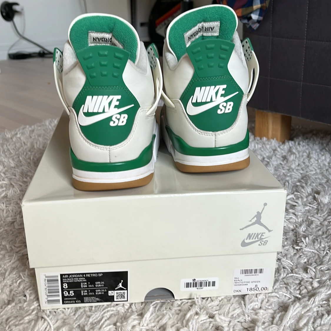 Nike Air Jordan 4 SB pine green  - 3