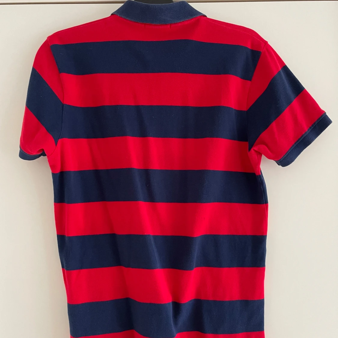 Randig pikétröja från GANT - 1