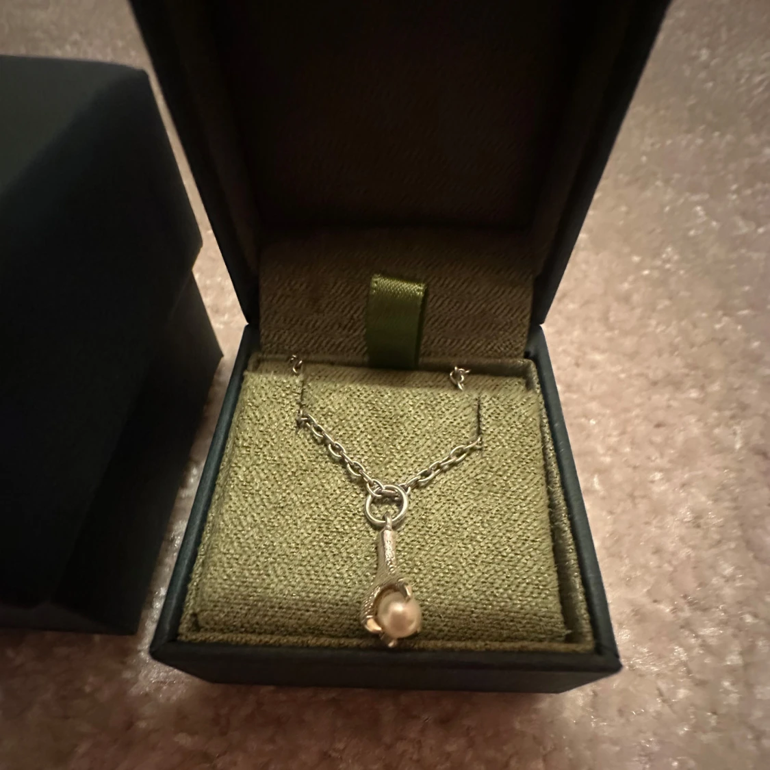 Halsband med pärla från Maria Nilsdotter - 2