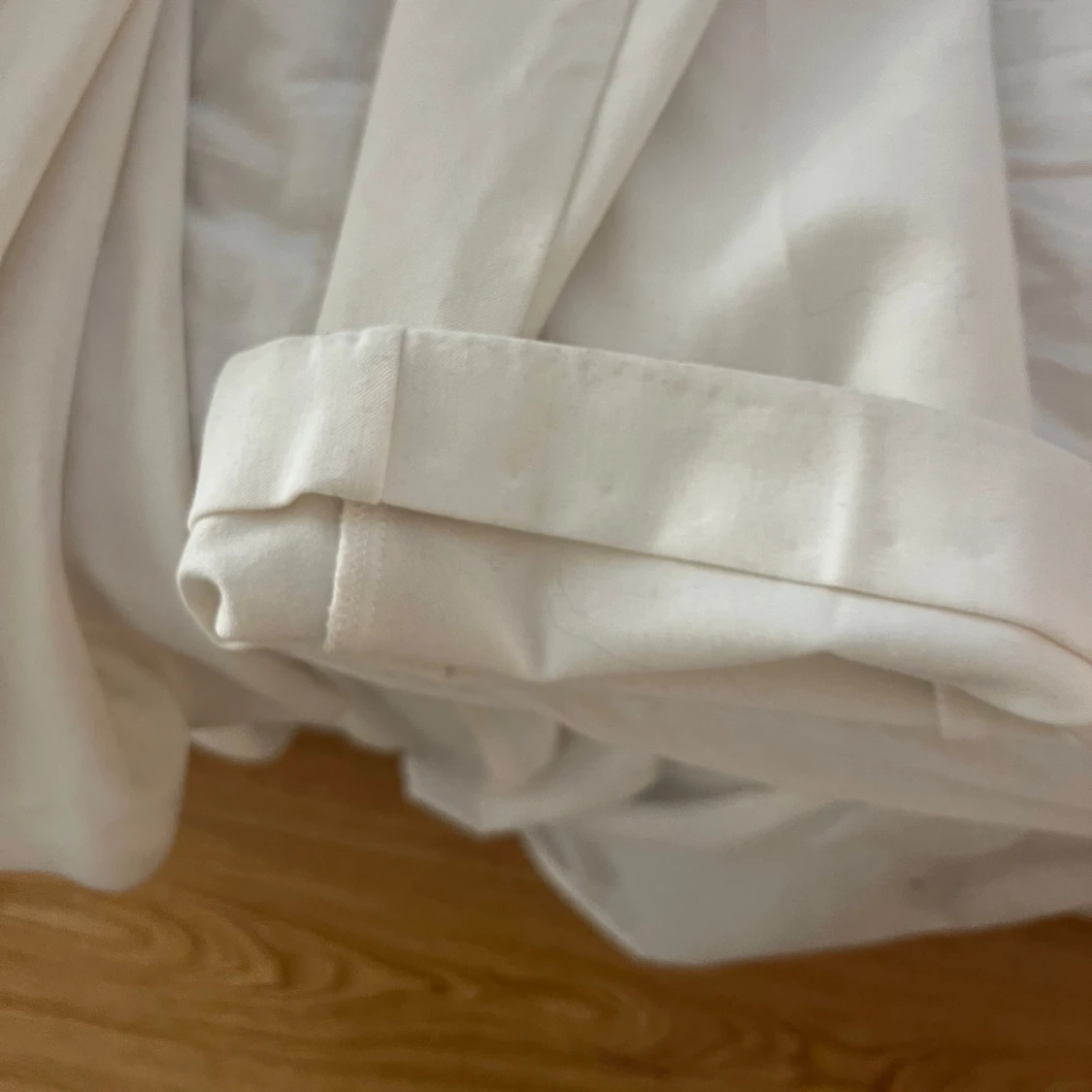 Vita kostymbyxor - 2