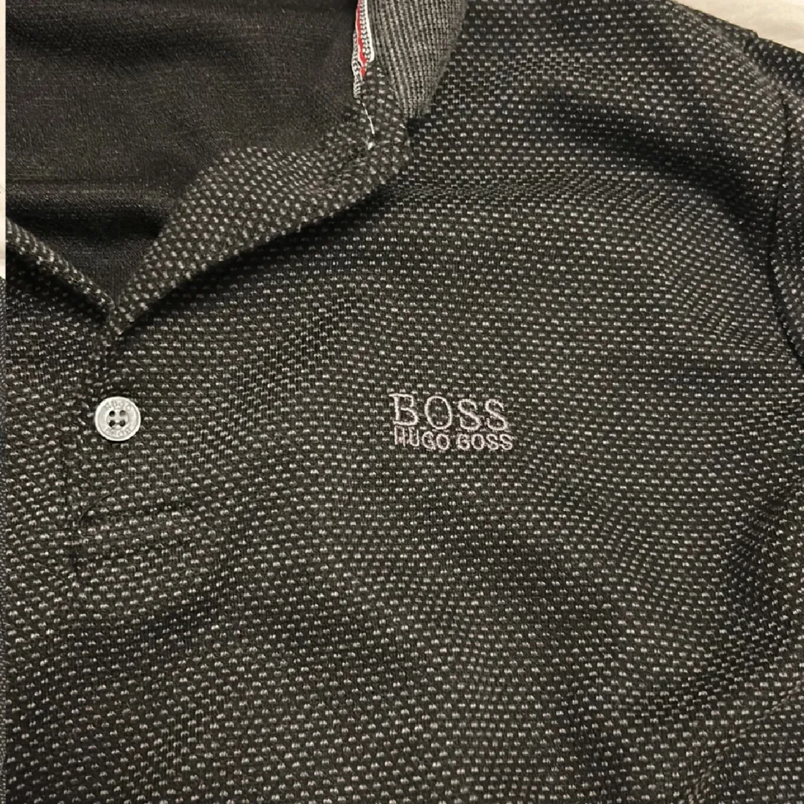 Svart pikétröja från Hugo Boss - 2