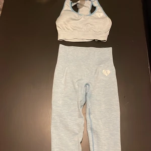 Fint träningsset från womensbest  - Jättefint det från womensbest som är jättesmickrande på. Använt några gånger. Strl s på båda. 