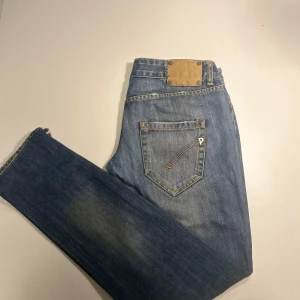 Dondup jeans - Bra skick! En defekt på sista bilden | Storlek 30 | Modellen Noah | hör av dig vid frågor! 