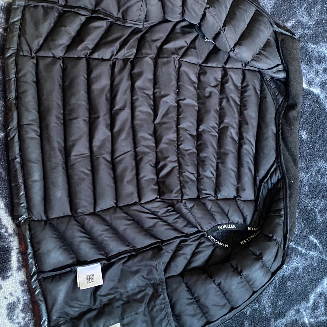 Svart dunväst från Moncler - 1